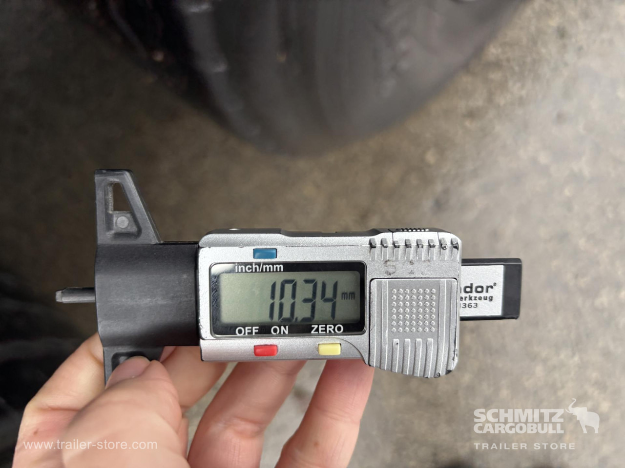 SCHMITZ Curtainsider Standard - Semi-reboque de lona: foto 4 SCHMITZ Curtainsider Standard - Semi-reboque de lona: foto 4