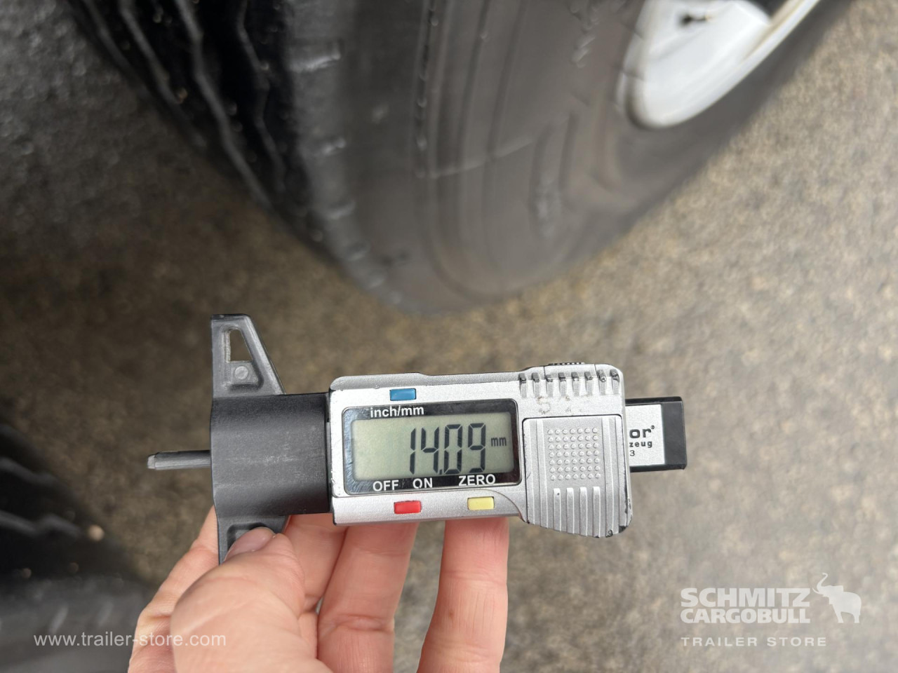 SCHMITZ Curtainsider Standard - Semi-reboque de lona: foto 4 SCHMITZ Curtainsider Standard - Semi-reboque de lona: foto 4