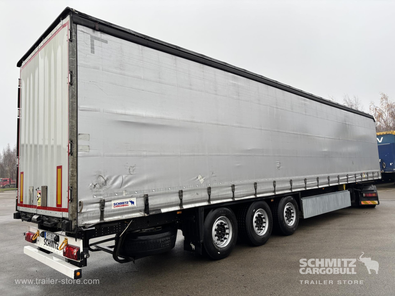 SCHMITZ Curtainsider Standard - Semi-reboque de lona: foto 1 SCHMITZ Curtainsider Standard - Semi-reboque de lona: foto 1