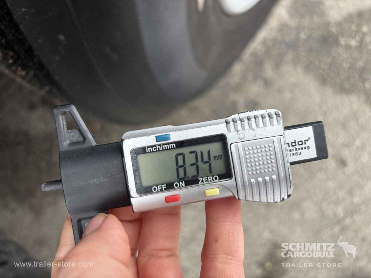 SCHMITZ Curtainsider Standard - Semi-reboque de lona: foto 3 SCHMITZ Curtainsider Standard - Semi-reboque de lona: foto 3