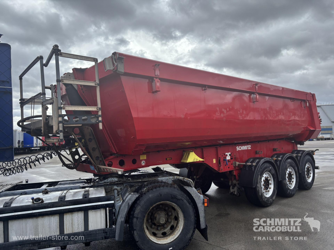 SCHMITZ Tipper Steel half pipe body 25m³ - Semi-reboque basculante: foto 4 SCHMITZ Tipper Steel half pipe body 25m³ - Semi-reboque basculante: foto 4