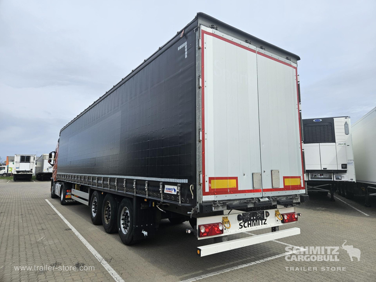 SCHMITZ Curtainsider Standard - Semi-reboque de lona: foto 2 SCHMITZ Curtainsider Standard - Semi-reboque de lona: foto 2