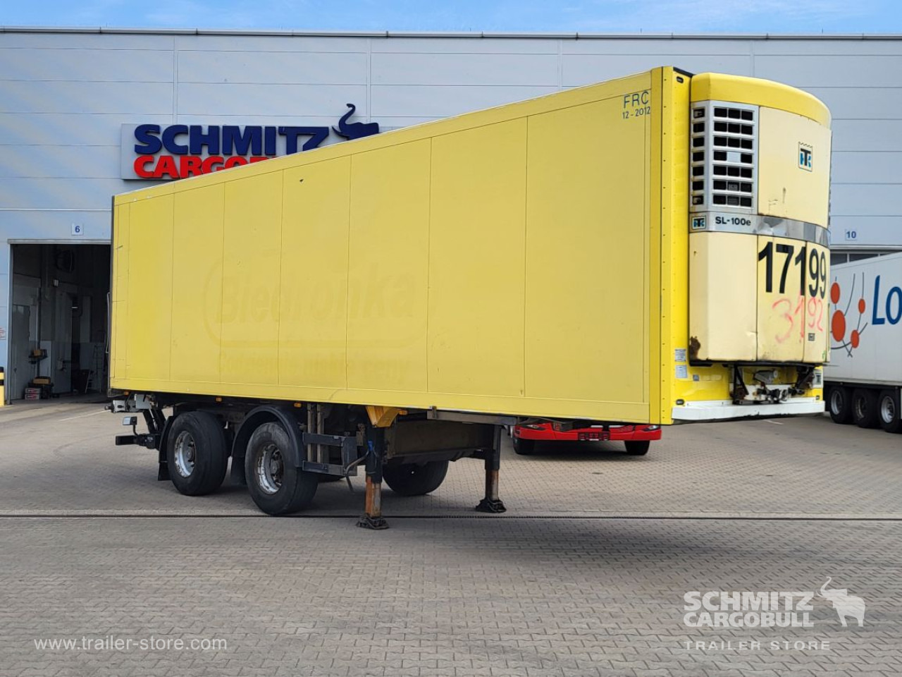 SCHMITZ Insulated/refrigerated box Taillift - Semi-reboque frigorífico: foto 5 SCHMITZ Insulated/refrigerated box Taillift - Semi-reboque frigorífico: foto 5