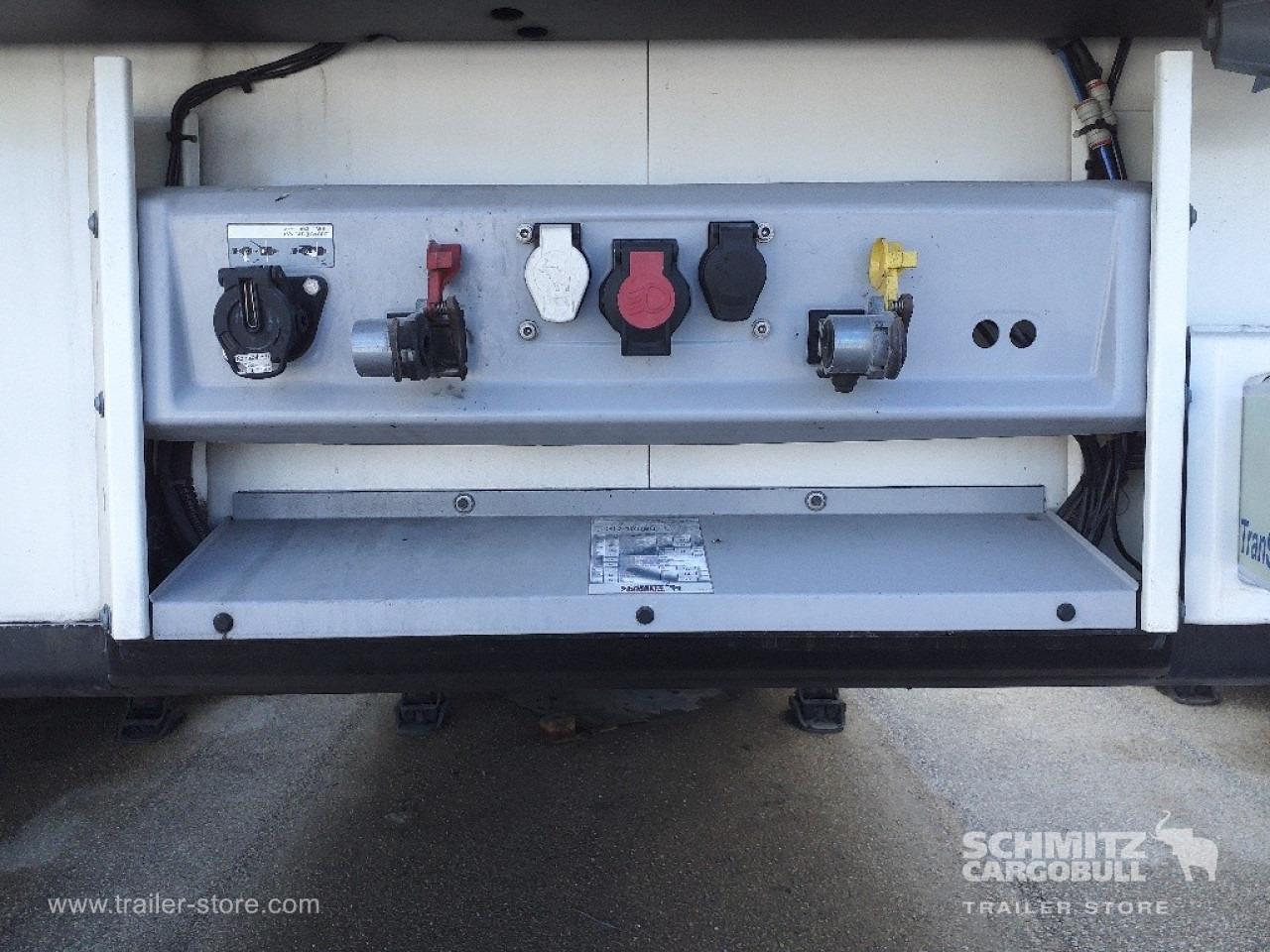 SCHMITZ Reefer Standard - Semi-reboque isotérmico: foto 4 SCHMITZ Reefer Standard - Semi-reboque isotérmico: foto 4