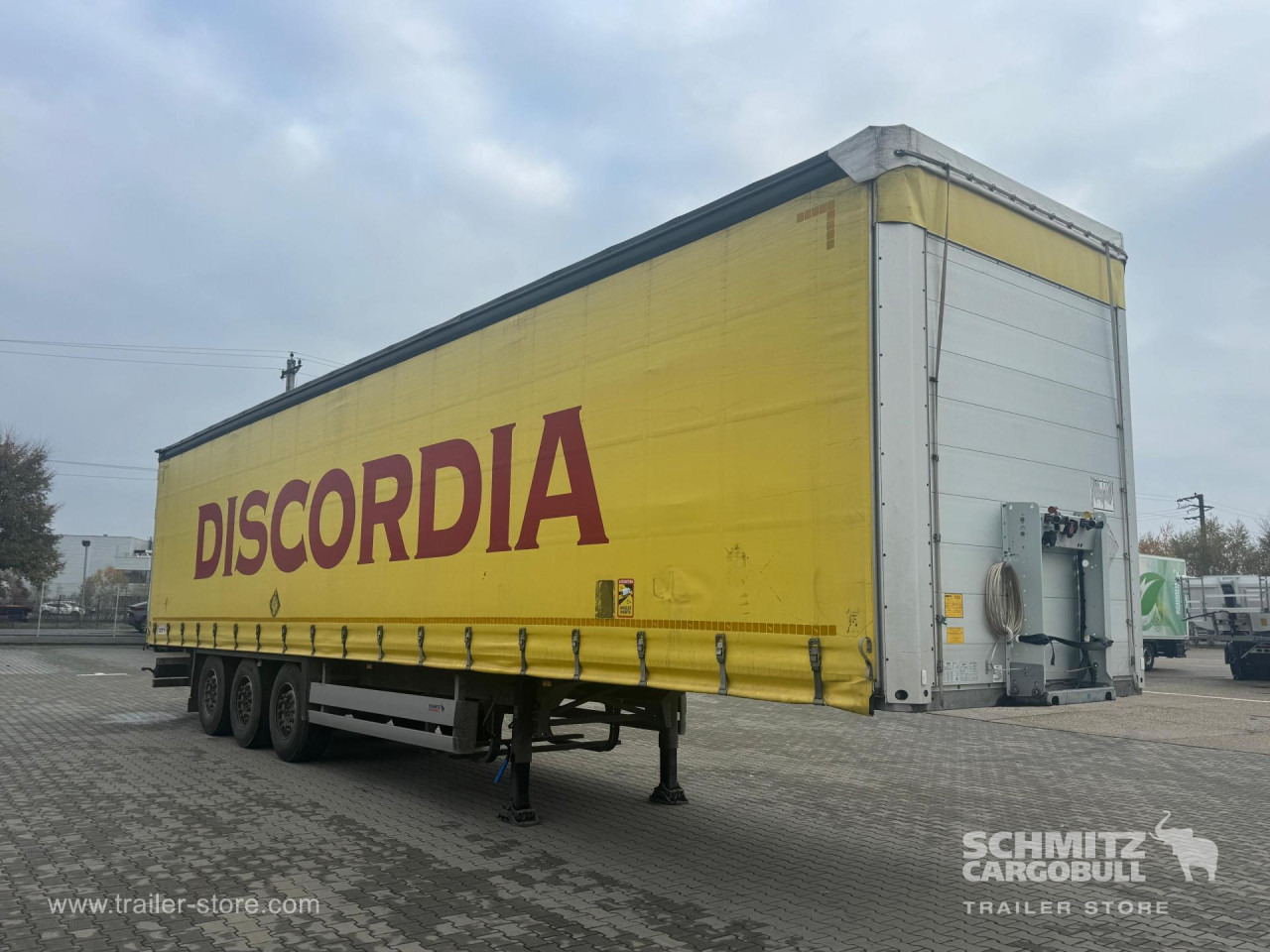 SCHMITZ Curtainsider Standard - Semi-reboque de lona: foto 4 SCHMITZ Curtainsider Standard - Semi-reboque de lona: foto 4