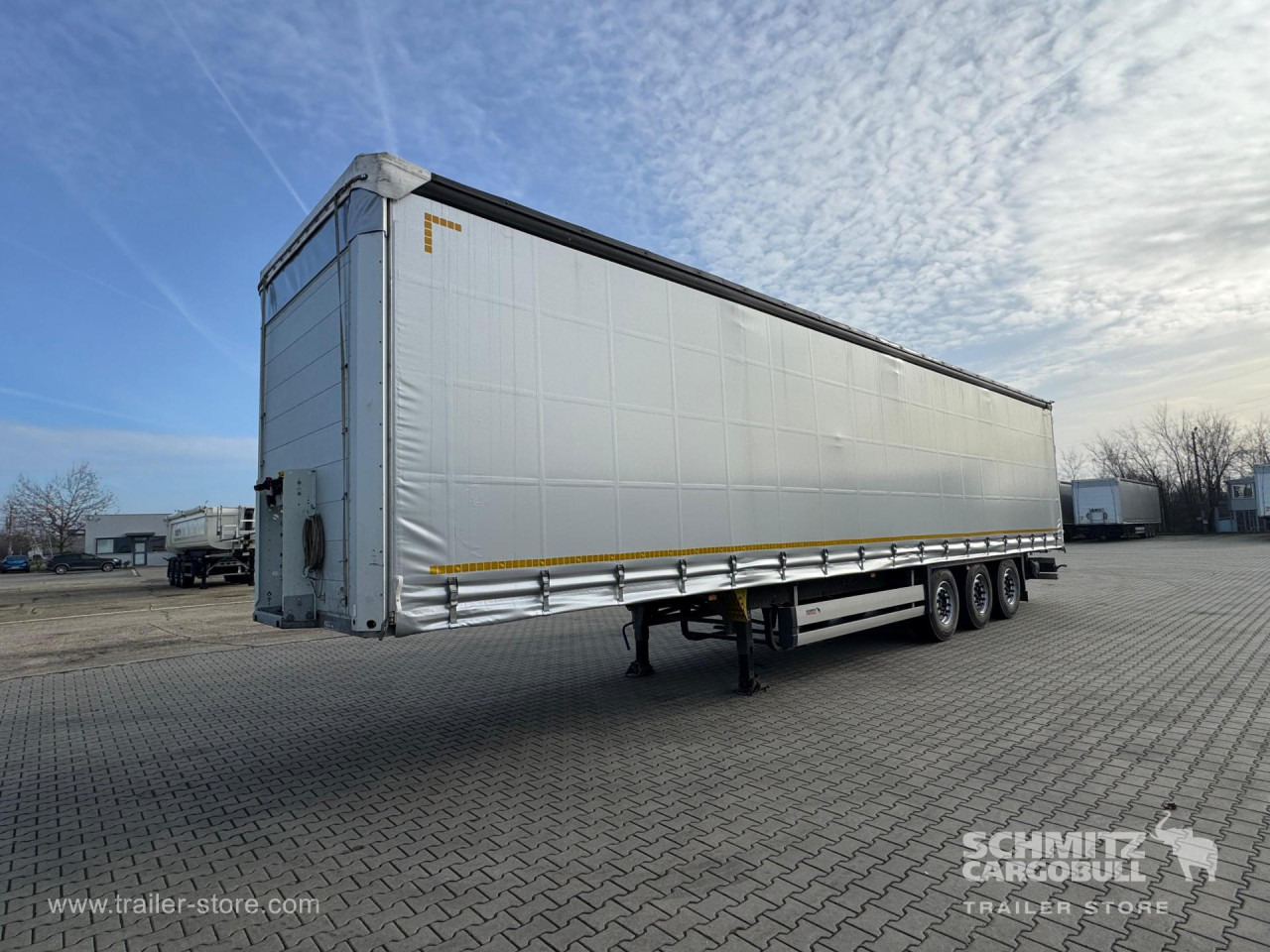 SCHMITZ Curtainsider Standard - Semi-reboque de lona: foto 4 SCHMITZ Curtainsider Standard - Semi-reboque de lona: foto 4
