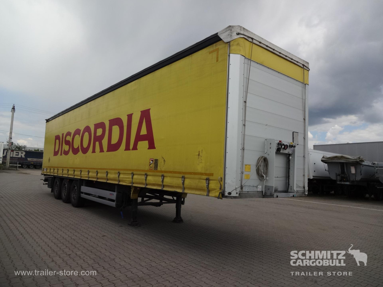 SCHMITZ Curtainsider Standard - Semi-reboque de lona: foto 5 SCHMITZ Curtainsider Standard - Semi-reboque de lona: foto 5
