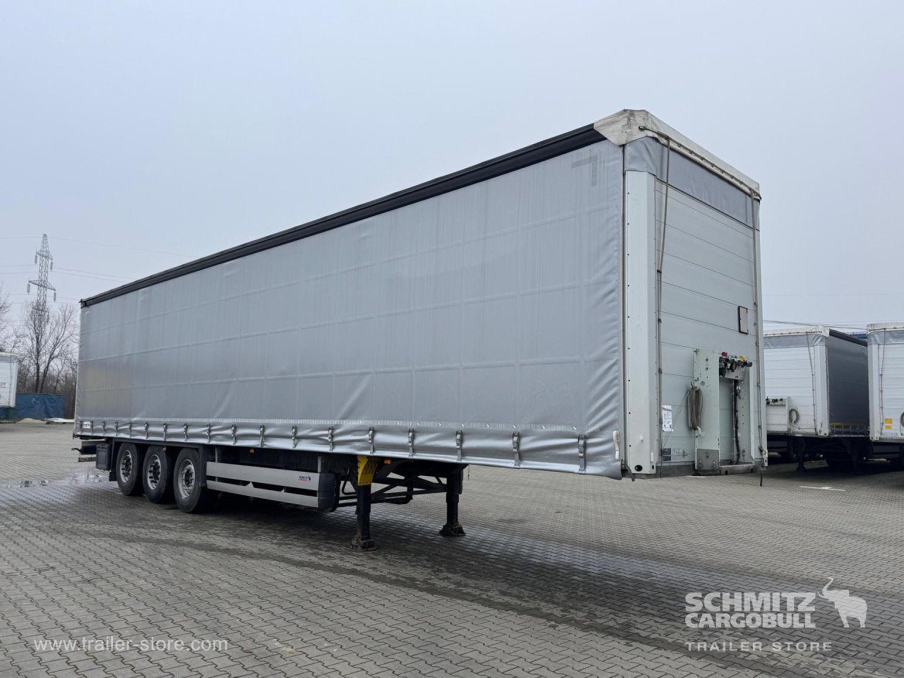 SCHMITZ Curtainsider Standard - Semi-reboque de lona: foto 1 SCHMITZ Curtainsider Standard - Semi-reboque de lona: foto 1