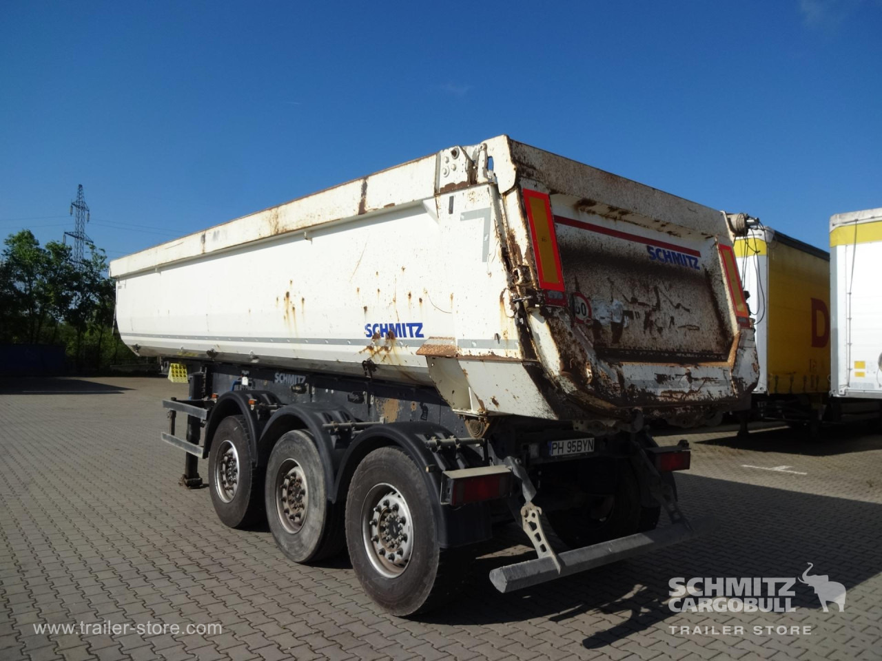 SCHMITZ Tipper Steel half pipe body 28m³ - Semi-reboque basculante: foto 1 SCHMITZ Tipper Steel half pipe body 28m³ - Semi-reboque basculante: foto 1