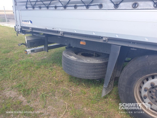 SCHMITZ Curtainsider Standard - Semi-reboque de lona: foto 4 SCHMITZ Curtainsider Standard - Semi-reboque de lona: foto 4