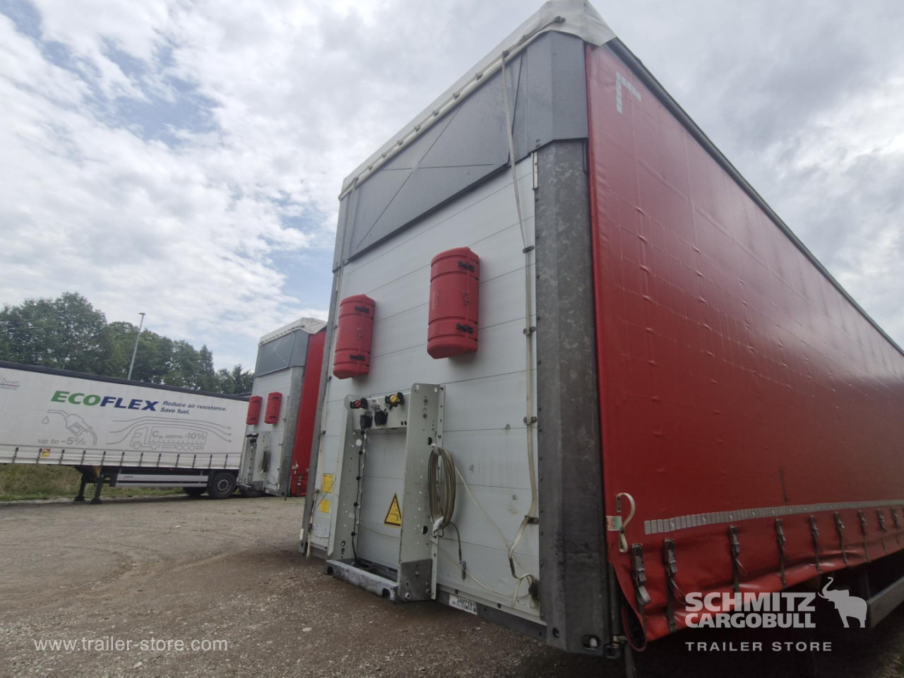 SCHMITZ Curtainsider Varios - Semi-reboque de lona: foto 2 SCHMITZ Curtainsider Varios - Semi-reboque de lona: foto 2