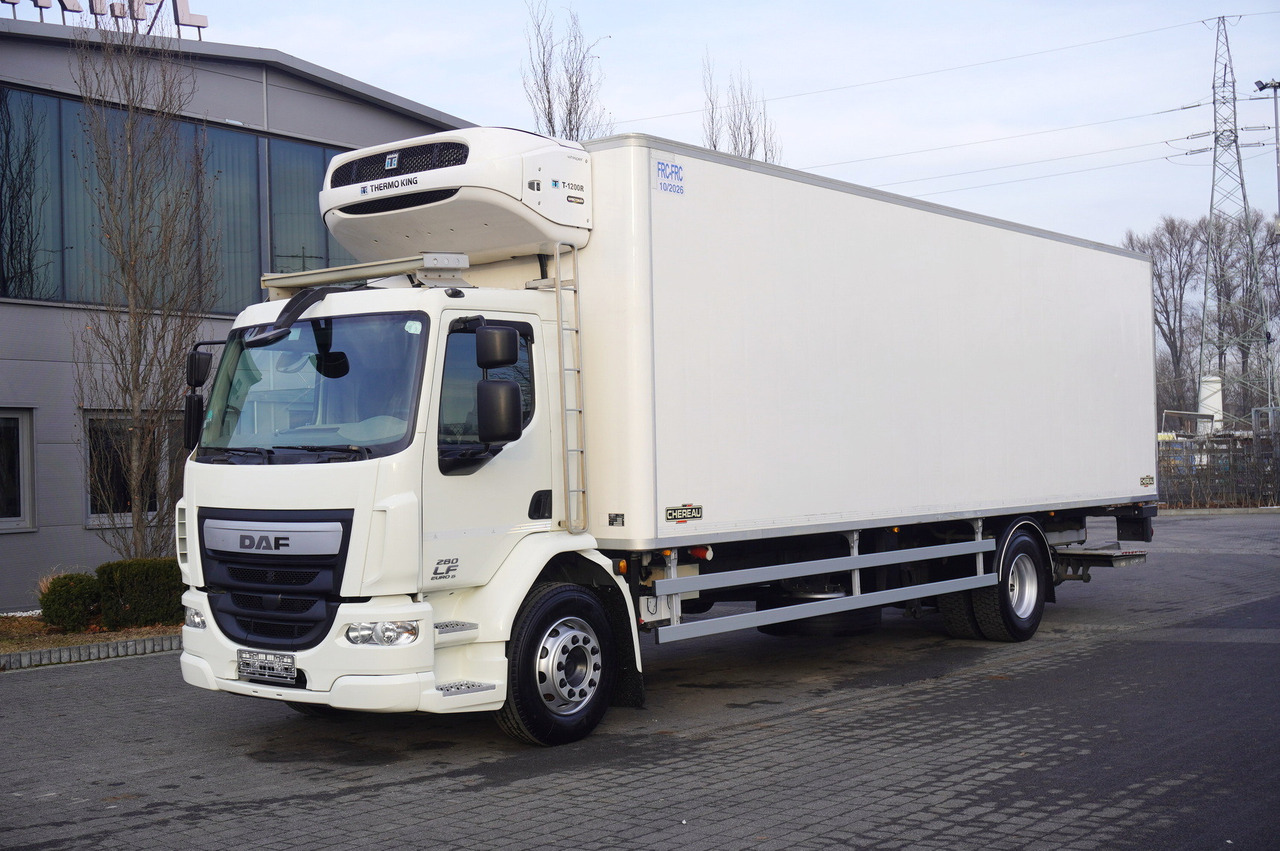 DAF LF 280 / Chereau multi-temperature refrigerator / Dhollandia DHSM.30 lift 2000 kg - Camião frigorífico: foto 1 DAF LF 280 / Chereau multi-temperature refrigerator / Dhollandia DHSM.30 lift 2000 kg - Camião frigorífico: foto 1