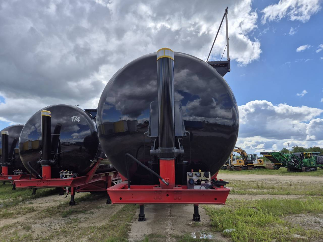FELDBINDER KIP 66.3 Silo tank / 66 m3 / 2022 / 10 units - Semi-reboque silo: foto 2 FELDBINDER KIP 66.3 Silo tank / 66 m3 / 2022 / 10 units - Semi-reboque silo: foto 2