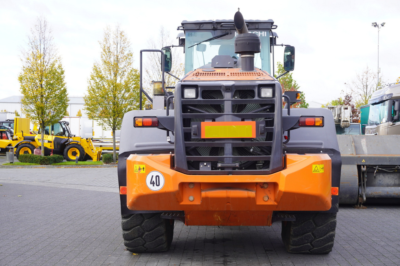 HITACHI ZW220 articulated loader / 2 buckets - Pá carregadora de rodas: foto 5 HITACHI ZW220 articulated loader / 2 buckets - Pá carregadora de rodas: foto 5