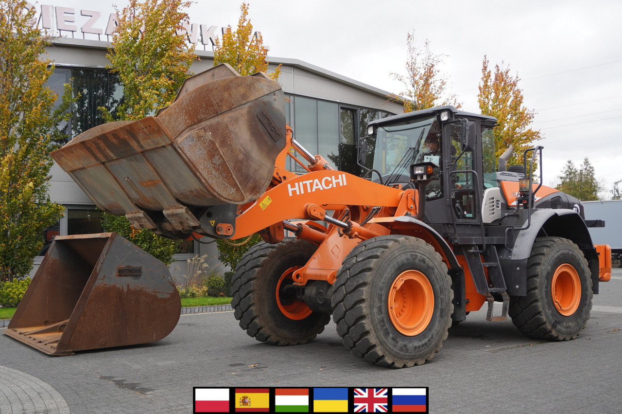 HITACHI ZW220 articulated loader / 2 buckets - Pá carregadora de rodas: foto 1 HITACHI ZW220 articulated loader / 2 buckets - Pá carregadora de rodas: foto 1