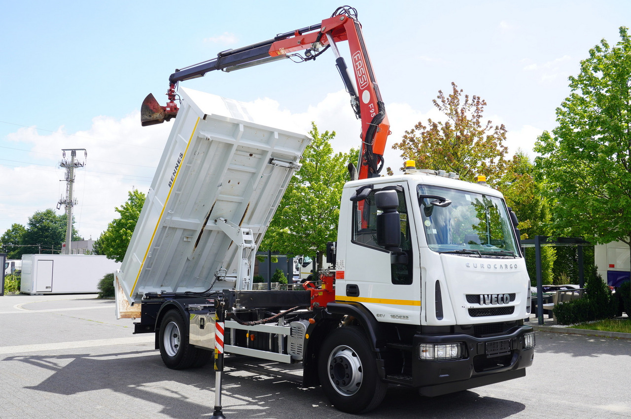 IVECO Eurocargo 160E22 EEV Dump truck / Bortmatic / Crane FASSI F95A.0.22 - Camião de caixa aberta/ Plataforma, Camião grua: foto 3 IVECO Eurocargo 160E22 EEV Dump truck / Bortmatic / Crane FASSI F95A.0.22 - Camião de caixa aberta/ Plataforma, Camião grua: foto 3