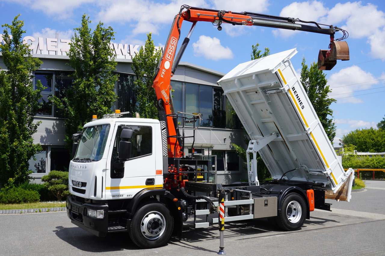 IVECO Eurocargo 160E22 EEV Dump truck / Bortmatic / Crane FASSI F95A.0.22 - Camião de caixa aberta/ Plataforma, Camião grua: foto 1 IVECO Eurocargo 160E22 EEV Dump truck / Bortmatic / Crane FASSI F95A.0.22 - Camião de caixa aberta/ Plataforma, Camião grua: foto 1