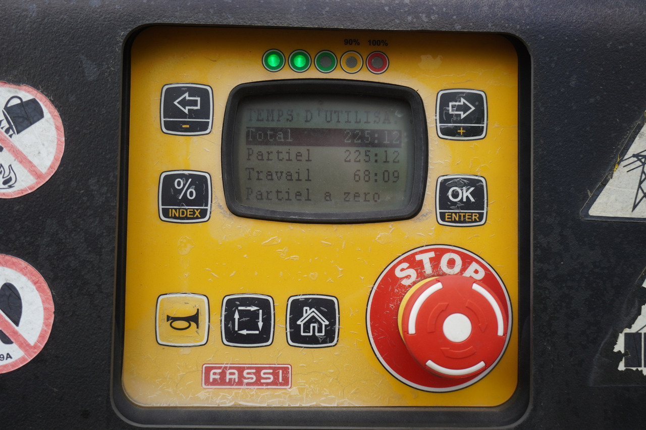 IVECO STRALIS 19.310 E6 / Flatbed 19 EPAL / FASSI F135 / 225 MTH! / 5.7 T - Camião de caixa aberta/ Plataforma, Camião grua: foto 2 IVECO STRALIS 19.310 E6 / Flatbed 19 EPAL / FASSI F135 / 225 MTH! / 5.7 T - Camião de caixa aberta/ Plataforma, Camião grua: foto 2