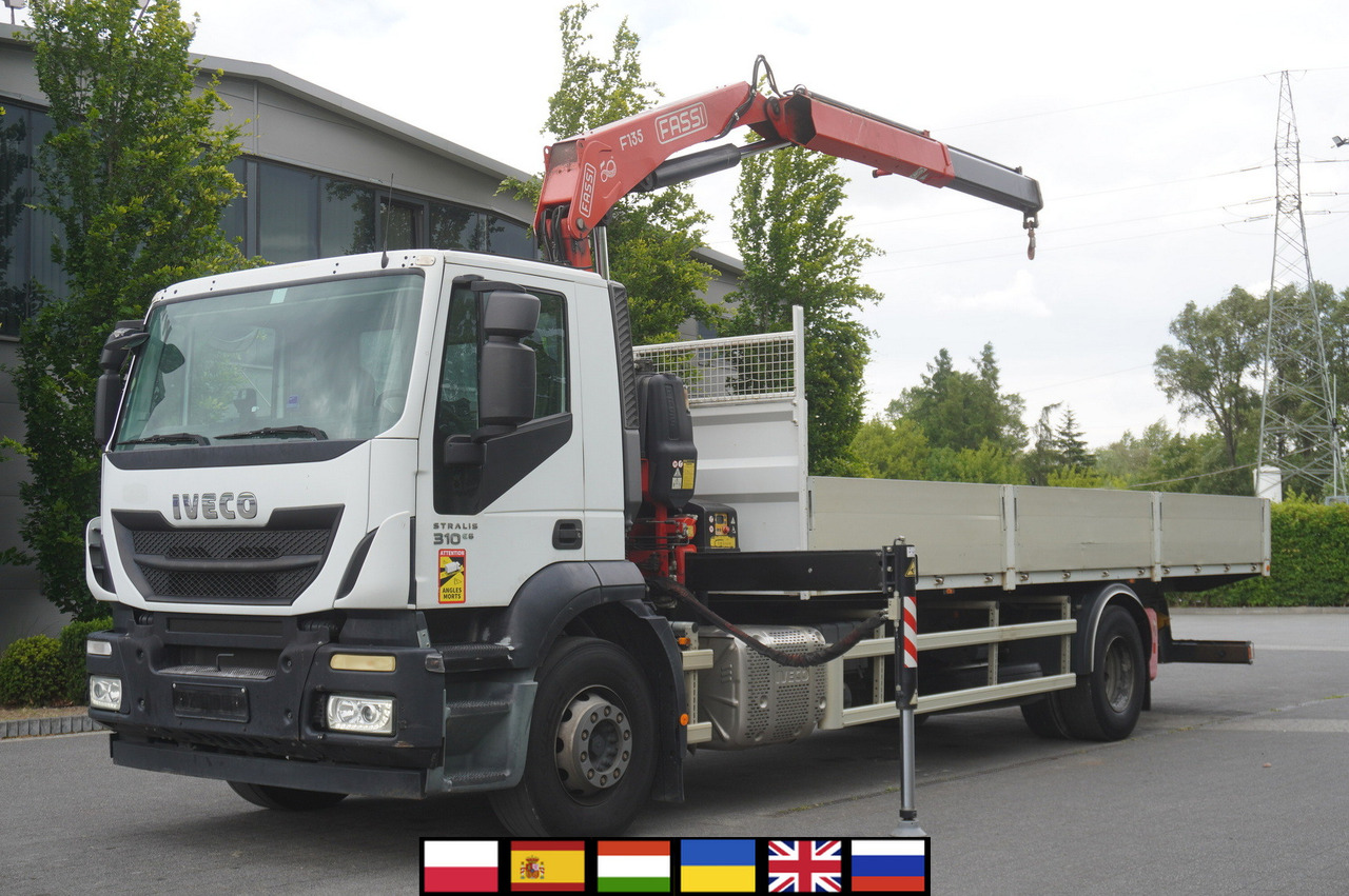 IVECO STRALIS 19.310 E6 / Flatbed 19 EPAL / FASSI F135 / 225 MTH! / 5.7 T - Camião de caixa aberta/ Plataforma, Camião grua: foto 1 IVECO STRALIS 19.310 E6 / Flatbed 19 EPAL / FASSI F135 / 225 MTH! / 5.7 T - Camião de caixa aberta/ Plataforma, Camião grua: foto 1