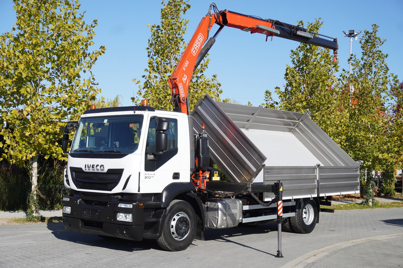 IVECO Stralis 310 E6 / NEW 3-sided tipper / Fassi F135 crane with remote control - Camião basculante, Camião grua: foto 2 IVECO Stralis 310 E6 / NEW 3-sided tipper / Fassi F135 crane with remote control - Camião basculante, Camião grua: foto 2