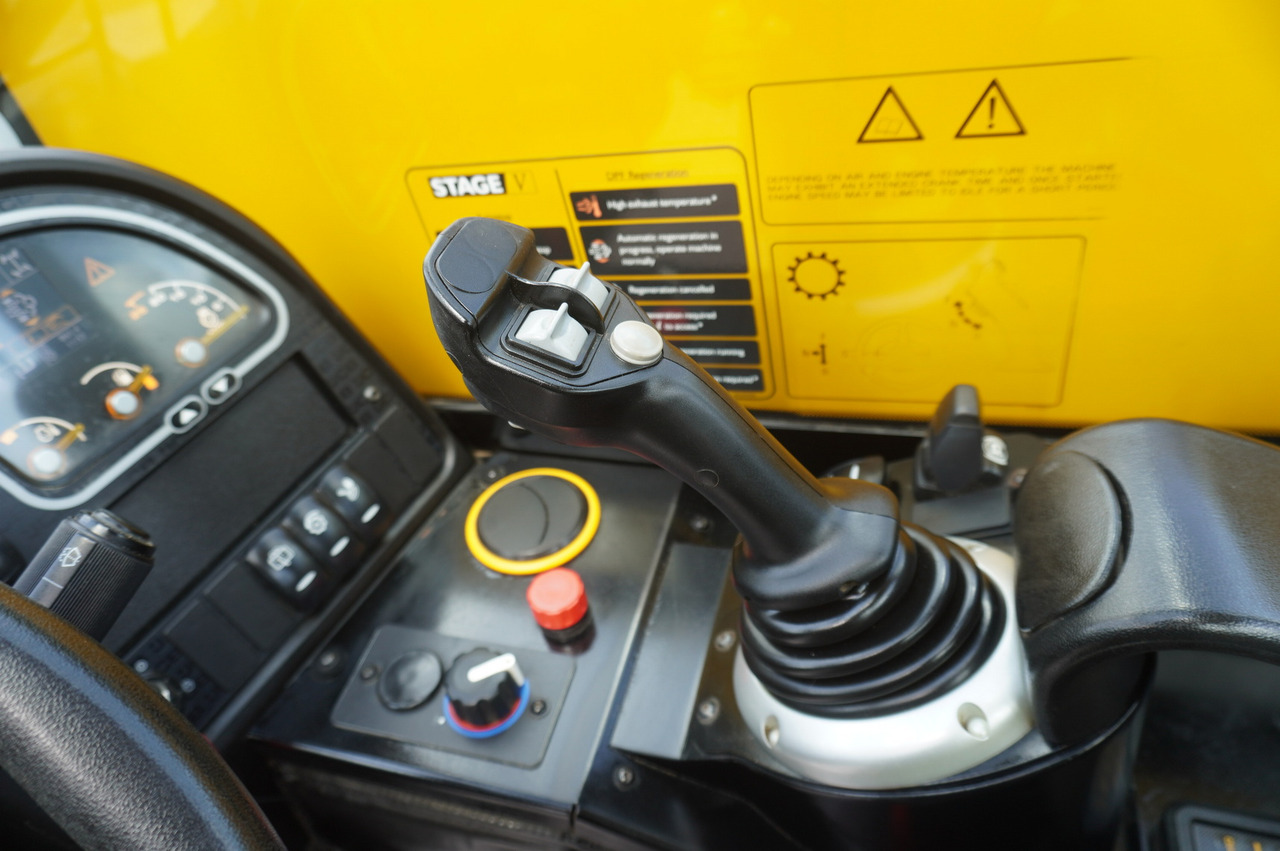 Locação financeira de JCB 525-60T5 / 2022 / 860 MTH! / 2.5 T / Reach 6 m / joystick JCB 525-60T5 / 2022 / 860 MTH! / 2.5 T / Reach 6 m / joystick: foto 25