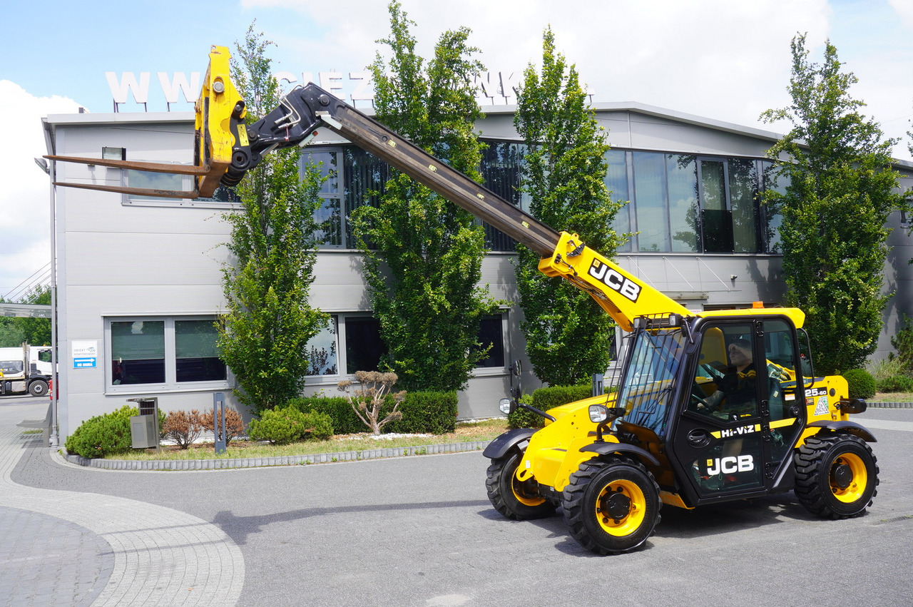 Locação financeira de JCB 525-60T5 / 2022 / 860 MTH! / 2.5 T / Reach 6 m / joystick JCB 525-60T5 / 2022 / 860 MTH! / 2.5 T / Reach 6 m / joystick: foto 19