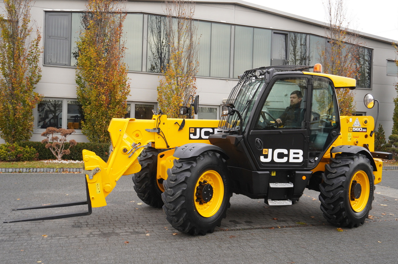 JCB 560-80 / 6 ton lifting capacity / power 146 HP - Pá carregadora de rodas: foto 5 JCB 560-80 / 6 ton lifting capacity / power 146 HP - Pá carregadora de rodas: foto 5