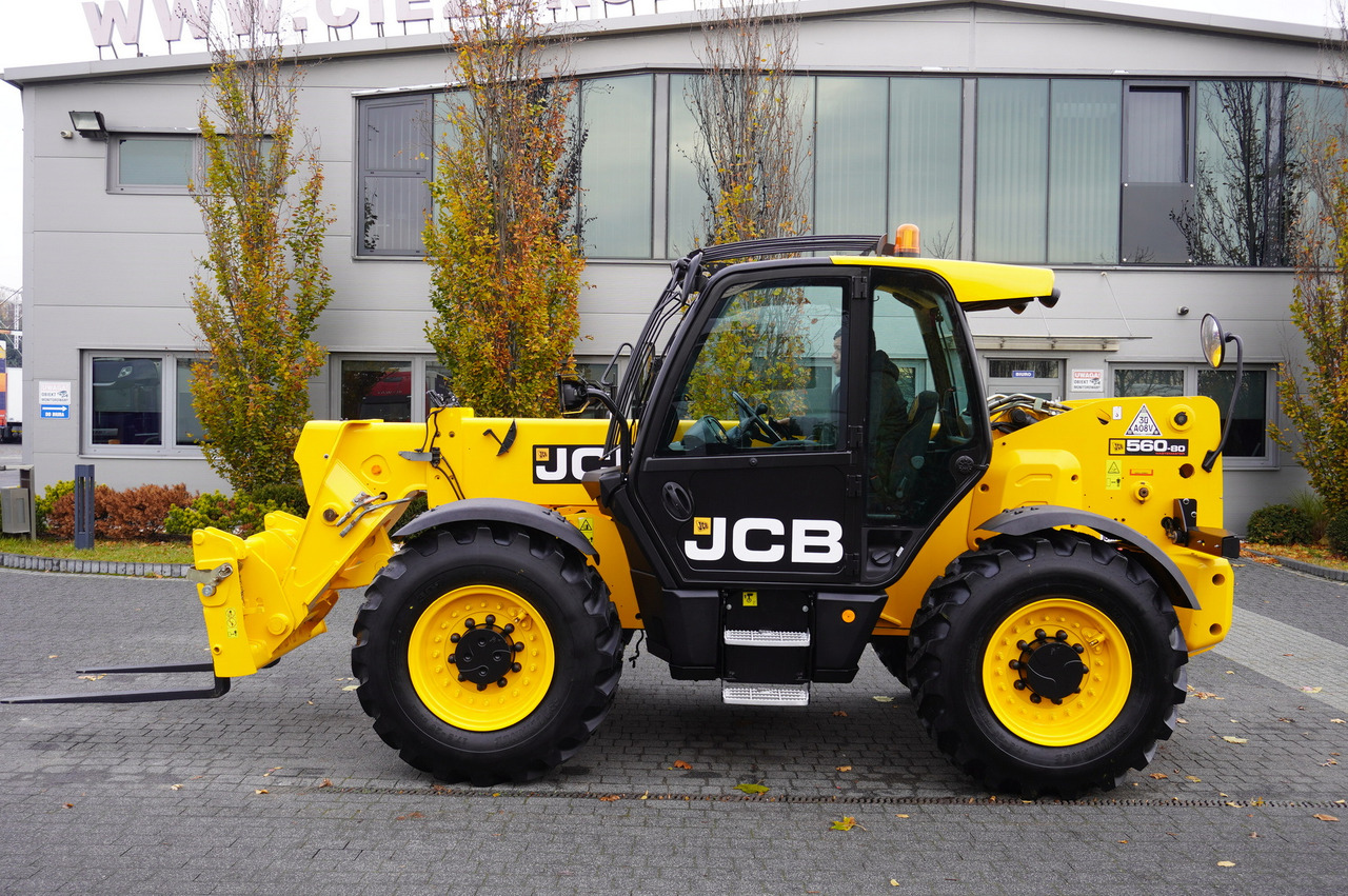 JCB 560-80 / 6 ton lifting capacity / power 146 HP - Empilhador telescópico: foto 2 JCB 560-80 / 6 ton lifting capacity / power 146 HP - Empilhador telescópico: foto 2