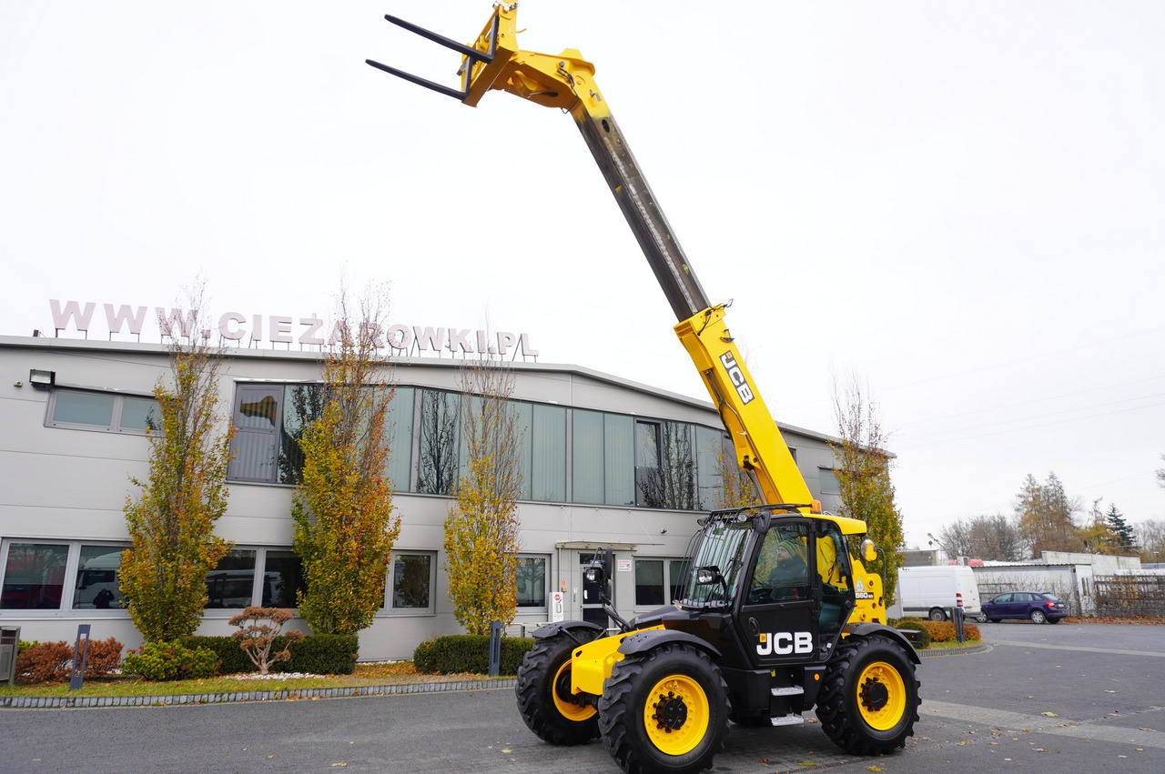 JCB 560-80 / 6 ton lifting capacity / power 146 HP - Pá carregadora telescópica: foto 1 JCB 560-80 / 6 ton lifting capacity / power 146 HP - Pá carregadora telescópica: foto 1