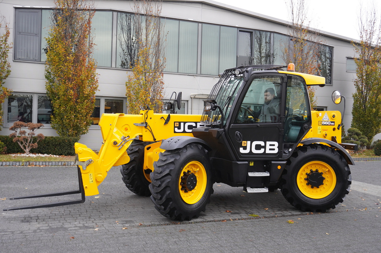 JCB 560-80 / 6 ton lifting capacity / power 146 HP - Empilhador telescópico: foto 3 JCB 560-80 / 6 ton lifting capacity / power 146 HP - Empilhador telescópico: foto 3