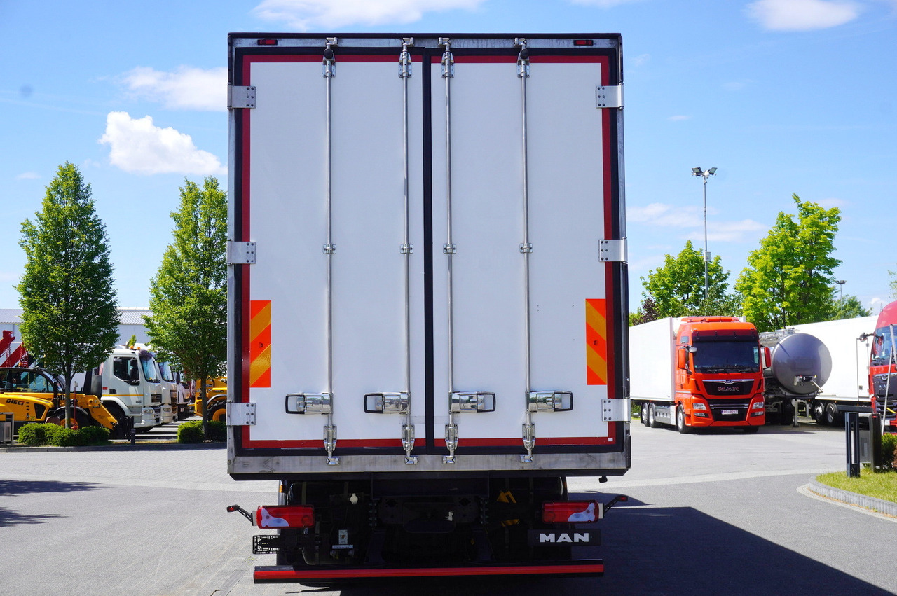 MAN GX 26.510 / 2022 / NEW Krone bitemperature refrigerated truck / Carrier Supra 850 MT / 4 units - Camião frigorífico: foto 3 MAN GX 26.510 / 2022 / NEW Krone bitemperature refrigerated truck / Carrier Supra 850 MT / 4 units - Camião frigorífico: foto 3