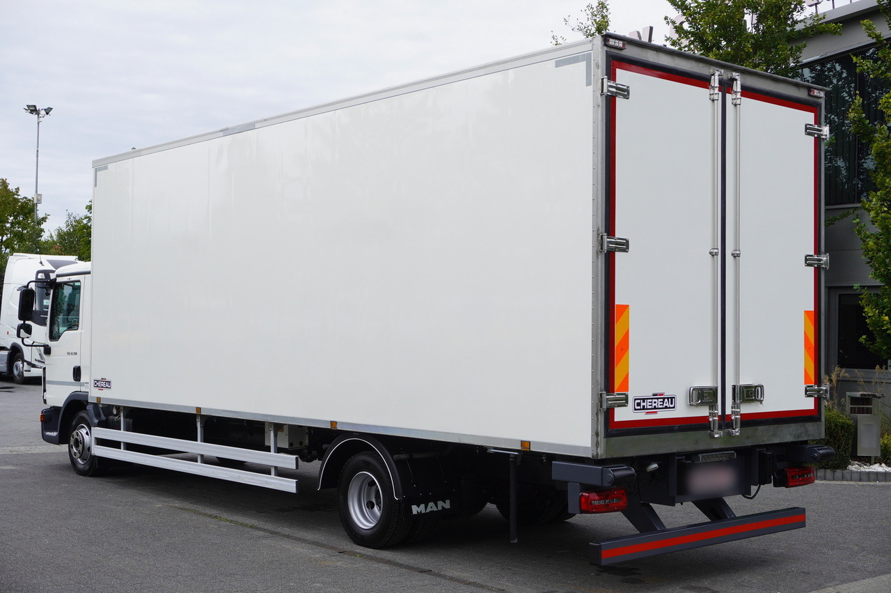 MAN TGL 12.190 / CHEREAU Refrigerator 18 PAL multitemperature / Thermoking T-1200R / 100,000 km - Camião frigorífico: foto 4 MAN TGL 12.190 / CHEREAU Refrigerator 18 PAL multitemperature / Thermoking T-1200R / 100,000 km - Camião frigorífico: foto 4