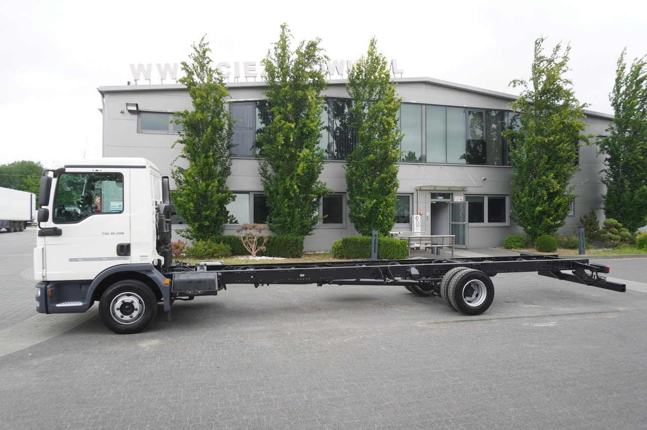 MAN TGL 12.190 / Chassis 8 m / 100 tho. km - Camião chassi: foto 3 MAN TGL 12.190 / Chassis 8 m / 100 tho. km - Camião chassi: foto 3