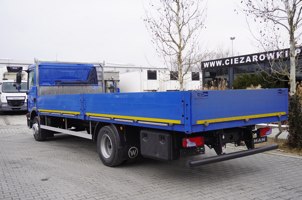 MAN TGM 15.250 / 160,000 km! / 2021 / Flatbed 18 EPAL / 8.8 t capacity - Camião de caixa aberta/ Plataforma: foto 3 MAN TGM 15.250 / 160,000 km! / 2021 / Flatbed 18 EPAL / 8.8 t capacity - Camião de caixa aberta/ Plataforma: foto 3