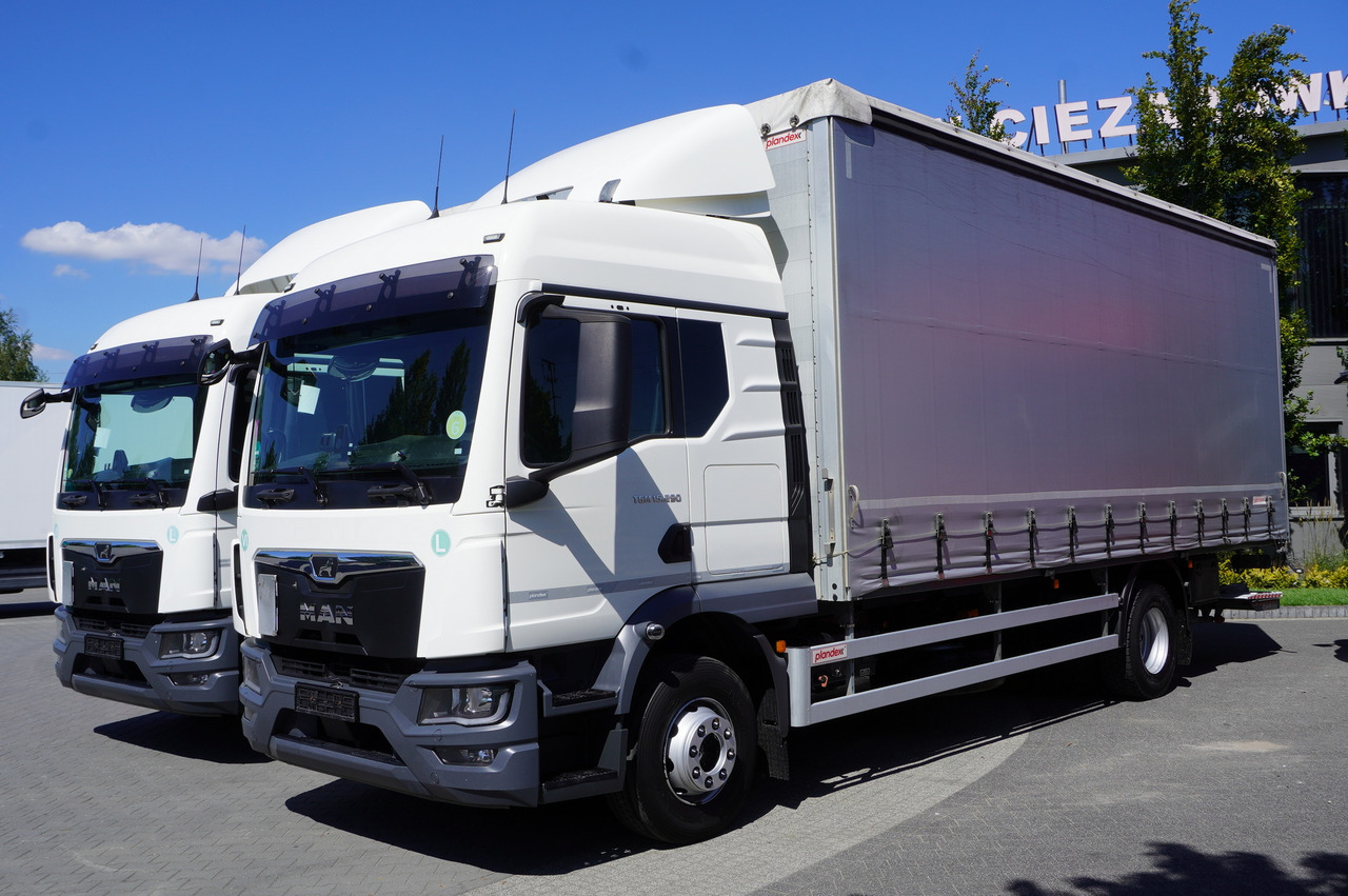 MAN TGM 15.290 Curtainsider / Glob / Manual / 2 beds / 17 EPAL - Camião de lona: foto 4 MAN TGM 15.290 Curtainsider / Glob / Manual / 2 beds / 17 EPAL - Camião de lona: foto 4