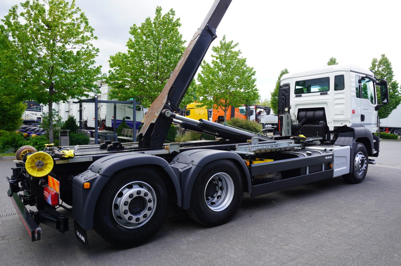 Camião polibenne para transporte de contêineres MAN TGS 26.430 E6 6x2 / HIAB Multilift hooklift: foto 9