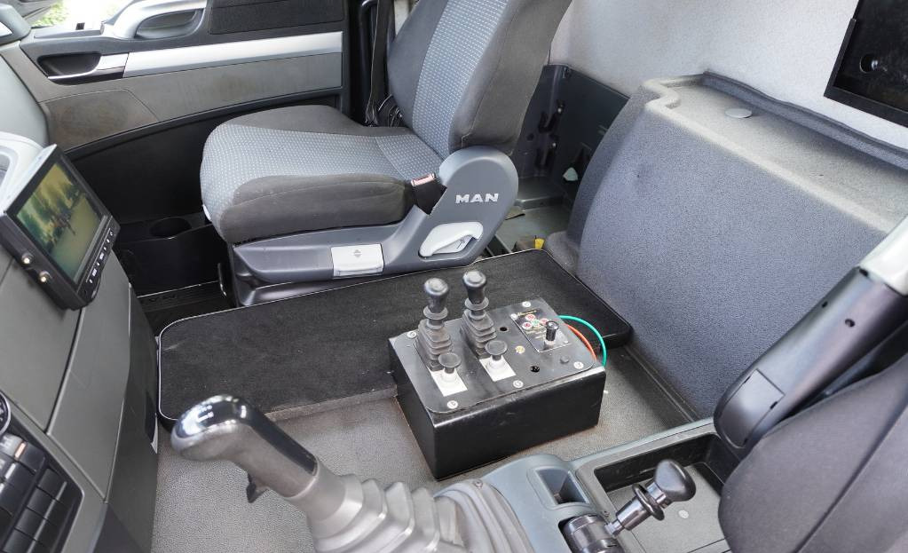 Camião polibenne MAN TGS 35.400 8×4 HYVA LIFT 32.56 SE hooklift: foto 12