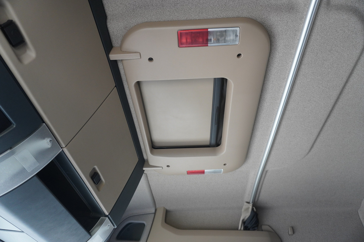 Camião chassi MAN TGS 35.420 8×2 / Chassis 6.4 m / 3 steered axles: foto 10