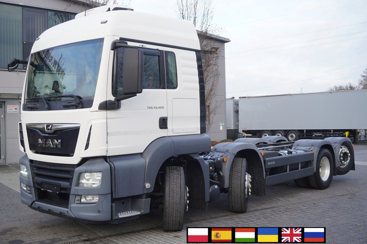 MAN TGS 35.420 8×2 / Chassis 6.4 m / 3 steered axles - Camião grua: foto 1 MAN TGS 35.420 8×2 / Chassis 6.4 m / 3 steered axles - Camião grua: foto 1