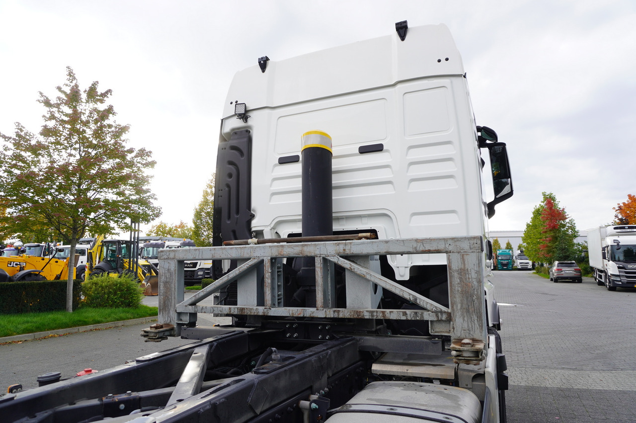 MAN TGX 26.470 6x2 COINTAINERKIPPER HYVA HIRMSCHLING / 200 tho. km! - Camião basculante: foto 5 MAN TGX 26.470 6x2 COINTAINERKIPPER HYVA HIRMSCHLING / 200 tho. km! - Camião basculante: foto 5