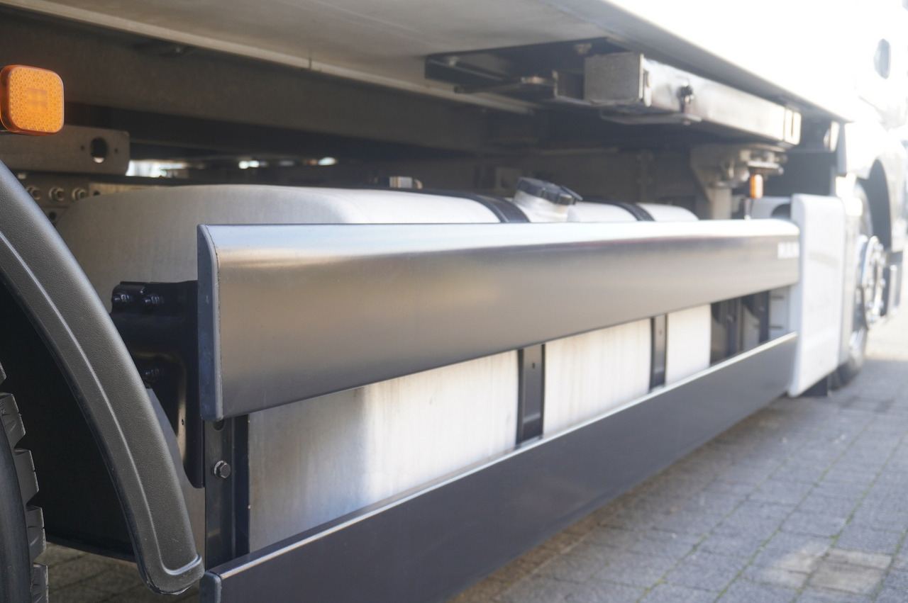 Camião frigorífico MAN TGX 26.480 / 6x2 / Igloocar refrigerator 18 pallets / Thermoking: foto 11 Camião frigorífico MAN TGX 26.480 / 6x2 / Igloocar refrigerator 18 pallets / Thermoking: foto 11