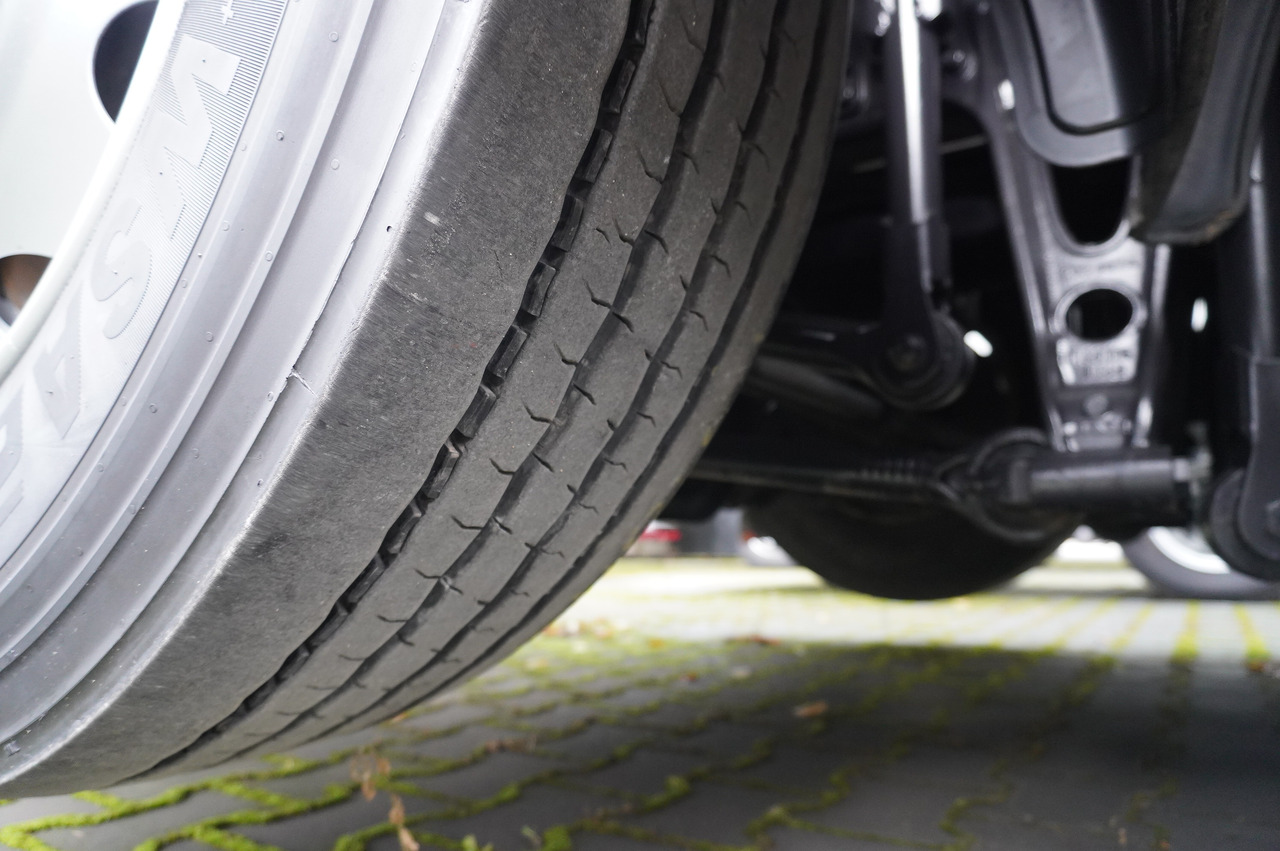 Camião frigorífico MAN TGX 26.480 / 6x2 / Igloocar refrigerator 18 pallets / Thermoking: foto 26 Camião frigorífico MAN TGX 26.480 / 6x2 / Igloocar refrigerator 18 pallets / Thermoking: foto 26