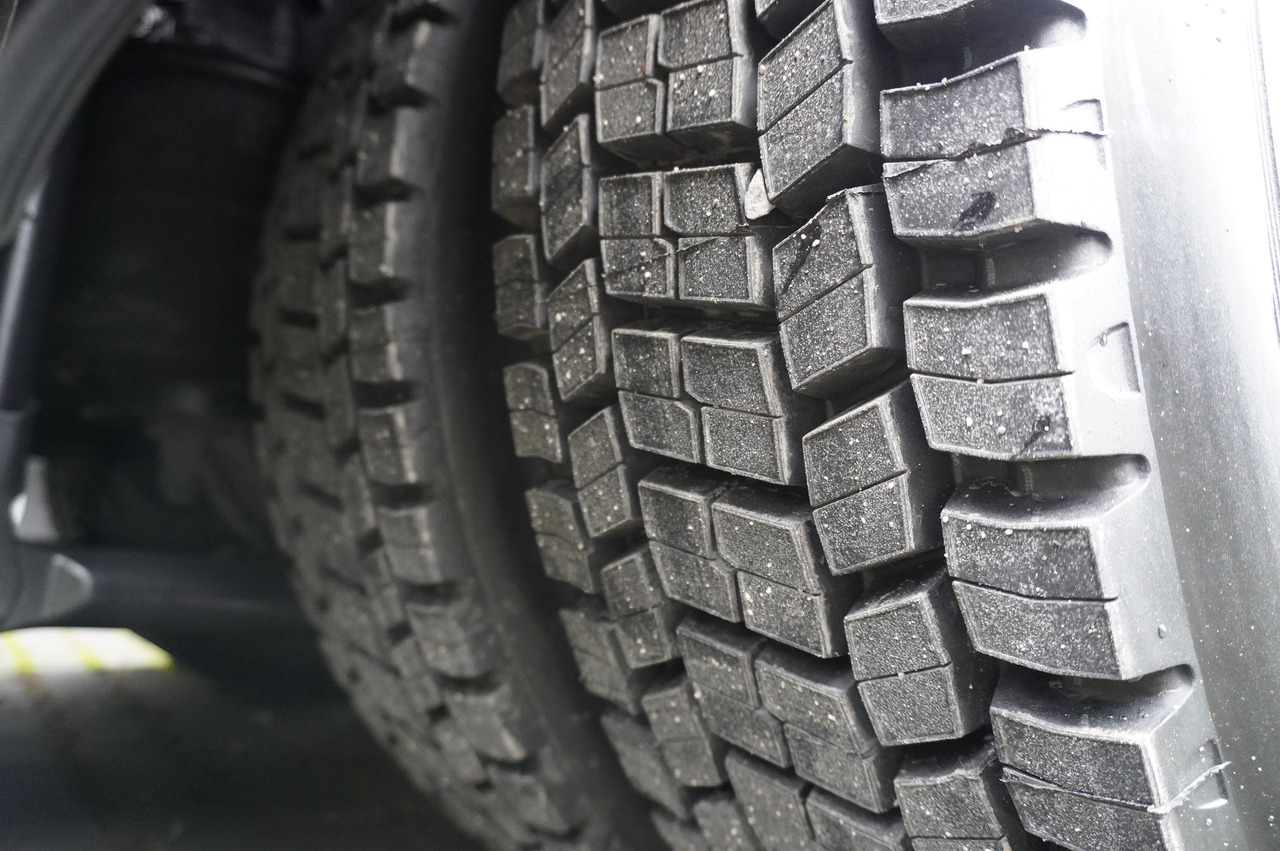 Camião frigorífico MAN TGX 26.480 / 6x2 / Igloocar refrigerator 18 pallets / Thermoking: foto 27 Camião frigorífico MAN TGX 26.480 / 6x2 / Igloocar refrigerator 18 pallets / Thermoking: foto 27