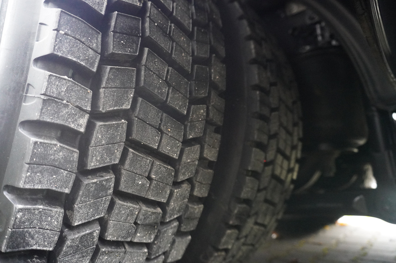 Camião frigorífico MAN TGX 26.480 / 6x2 / Igloocar refrigerator 18 pallets / Thermoking: foto 24 Camião frigorífico MAN TGX 26.480 / 6x2 / Igloocar refrigerator 18 pallets / Thermoking: foto 24