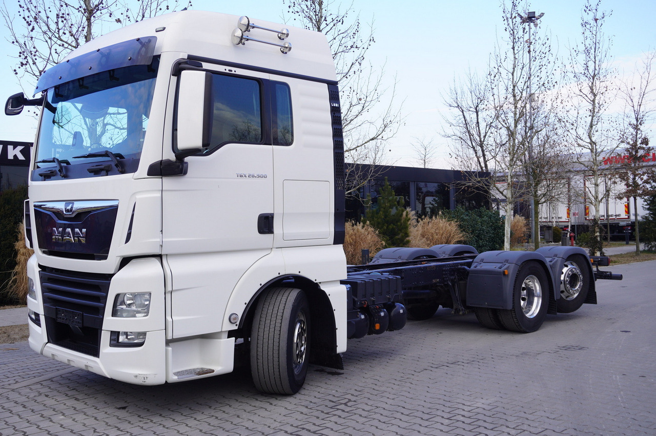 MAN TGX 26,500 / 500 HP / steering 3rd axle / 20 t cap. / Chassis 6.5 m - Camião chassi: foto 1 MAN TGX 26,500 / 500 HP / steering 3rd axle / 20 t cap. / Chassis 6.5 m - Camião chassi: foto 1