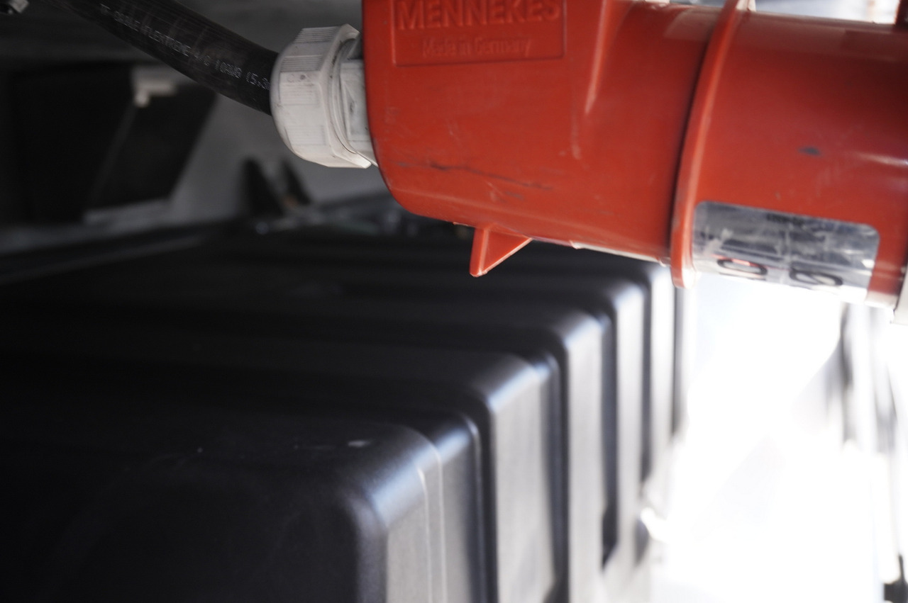 Locação financeira de MAN TGX 26.500 E6 XXL / Schmitz 19 pallets / Thermoking / steering axle MAN TGX 26.500 E6 XXL / Schmitz 19 pallets / Thermoking / steering axle: foto 23 Locação financeira de MAN TGX 26.500 E6 XXL / Schmitz 19 pallets / Thermoking / steering axle MAN TGX 26.500 E6 XXL / Schmitz 19 pallets / Thermoking / steering axle: foto 23