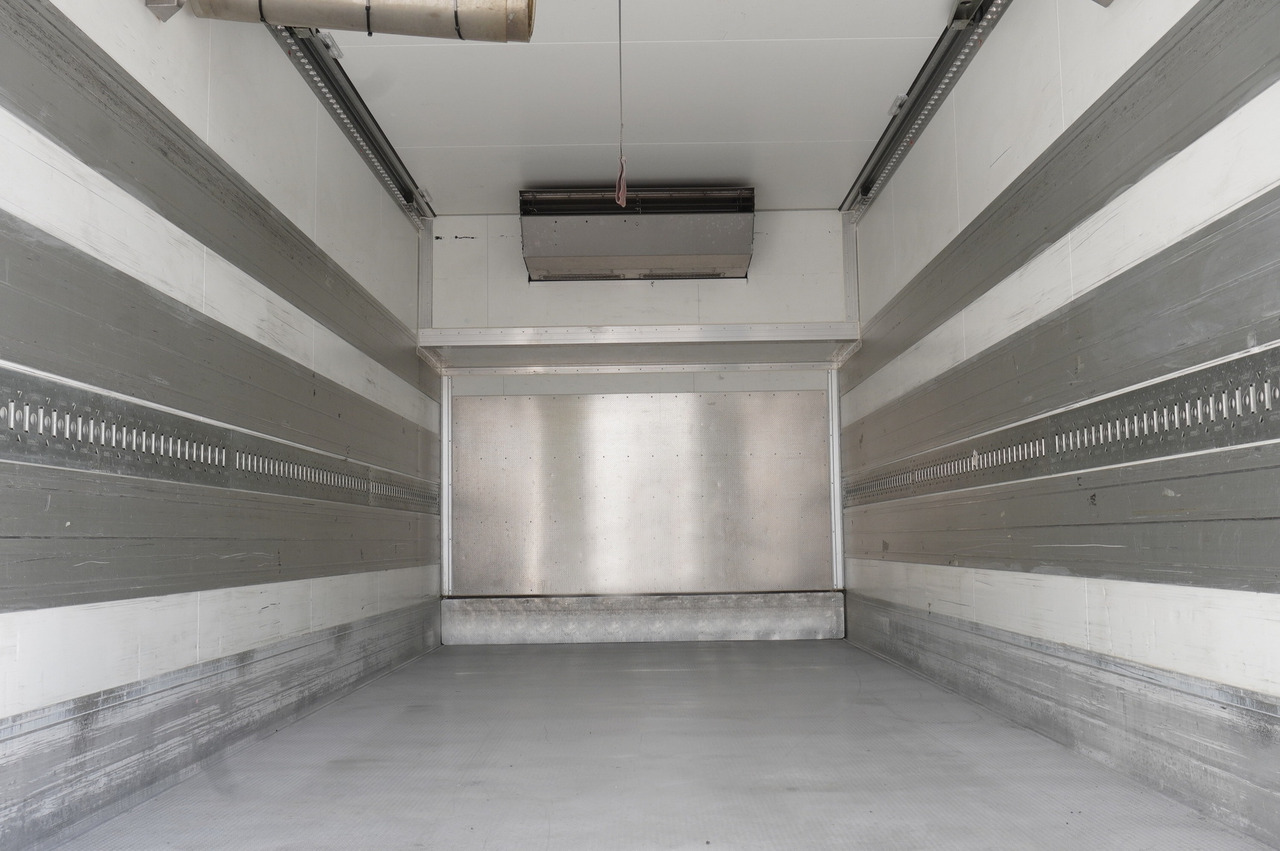 Locação financeira de MAN TGX 26.500 E6 XXL / Schmitz 19 pallets / Thermoking / steering axle MAN TGX 26.500 E6 XXL / Schmitz 19 pallets / Thermoking / steering axle: foto 9 Locação financeira de MAN TGX 26.500 E6 XXL / Schmitz 19 pallets / Thermoking / steering axle MAN TGX 26.500 E6 XXL / Schmitz 19 pallets / Thermoking / steering axle: foto 9