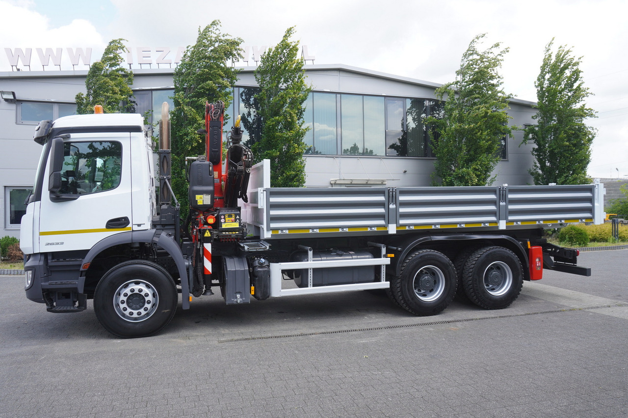 MERCEDES-BENZ AROCS 2633 6x4 / 5.5 T crane FASSI F135 / Tipper 15 EPAL - Camião basculante, Camião grua: foto 3 MERCEDES-BENZ AROCS 2633 6x4 / 5.5 T crane FASSI F135 / Tipper 15 EPAL - Camião basculante, Camião grua: foto 3