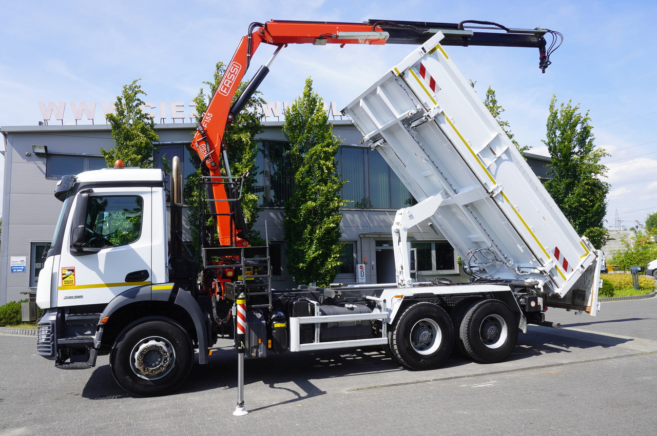 MERCEDES-BENZ AROCS 2636 / Fassi F155A.0.22 crane 6t / 120 tho. km / 3-sided dump truck / 2 x Bordmatic - Camião basculante, Camião grua: foto 5 MERCEDES-BENZ AROCS 2636 / Fassi F155A.0.22 crane 6t / 120 tho. km / 3-sided dump truck / 2 x Bordmatic - Camião basculante, Camião grua: foto 5
