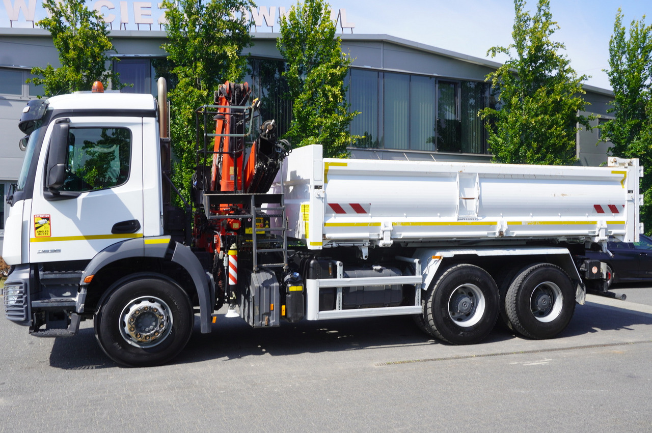 MERCEDES-BENZ AROCS 2636 / Fassi F155A.0.22 crane 6t / 120 tho. km / 3-sided dump truck / 2 x Bordmatic - Camião basculante, Camião grua: foto 4 MERCEDES-BENZ AROCS 2636 / Fassi F155A.0.22 crane 6t / 120 tho. km / 3-sided dump truck / 2 x Bordmatic - Camião basculante, Camião grua: foto 4